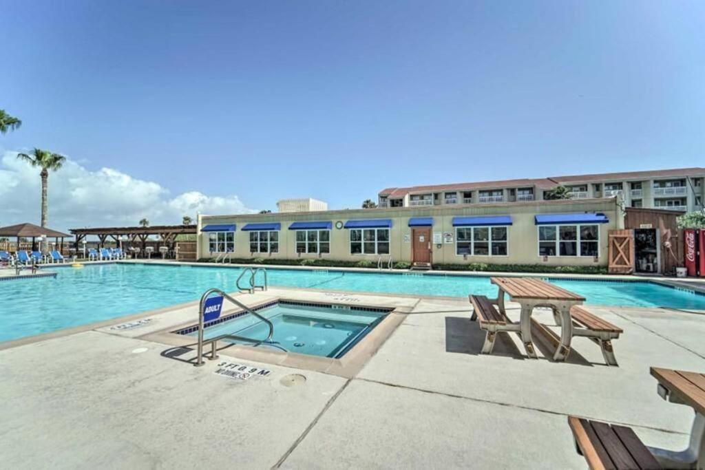 1 Bedroom Studio Near Beach W Pool & Amenities Саут Падре Алънд Екстериор снимка